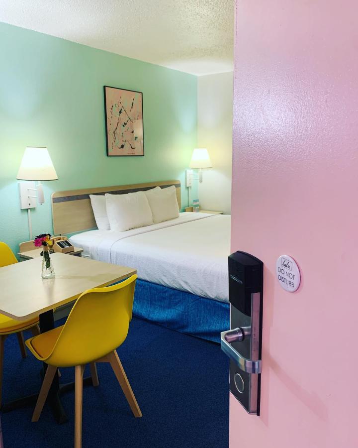 Lulu Hotel