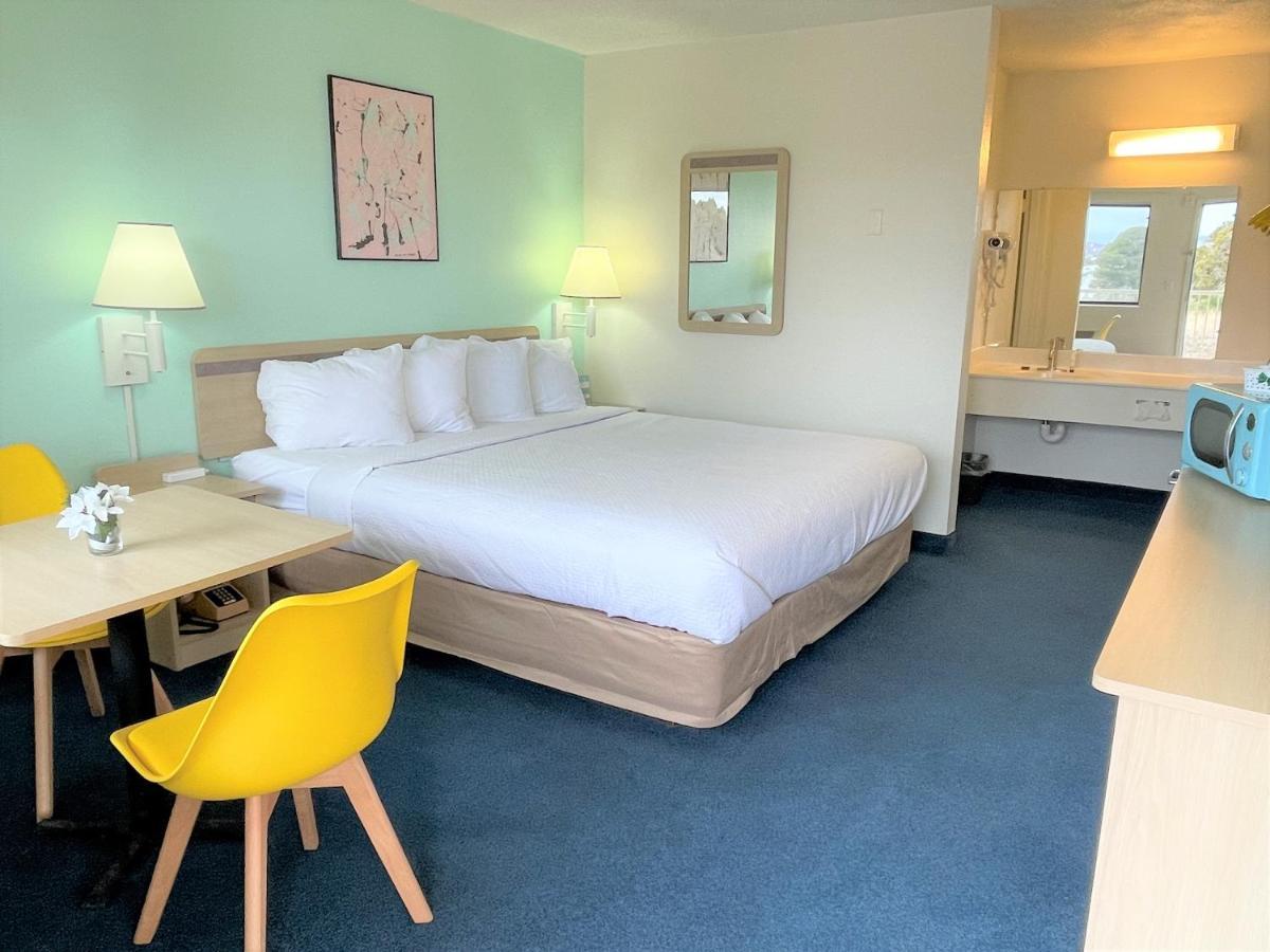 Lulu Hotel