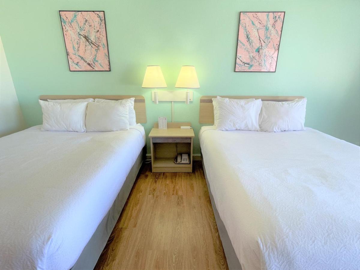 Lulu Hotel